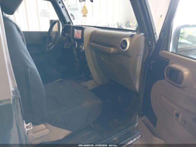 Jeep Wrangler Sahara Image 4