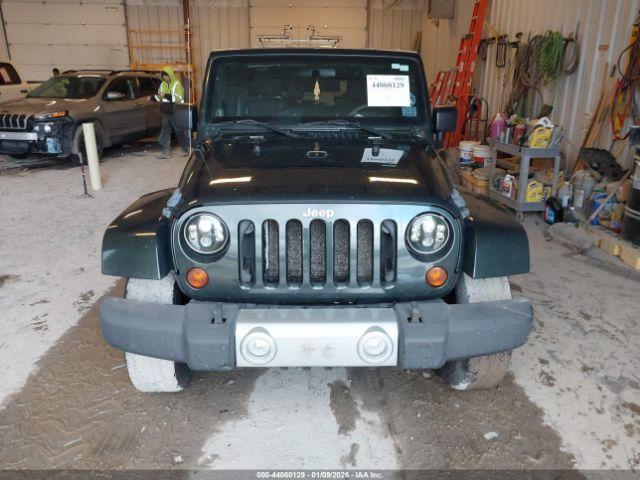 Jeep Wrangler Sahara Image 15