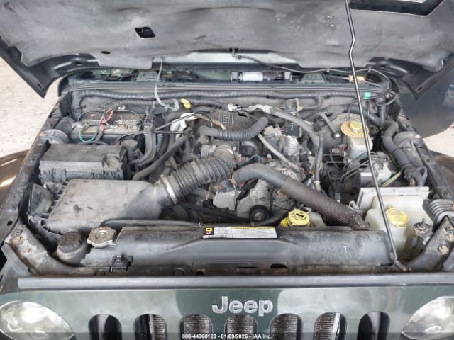 Jeep Wrangler Sahara Image 8