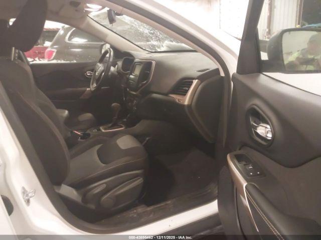 Jeep Cherokee Altitude 4x4 Image 4