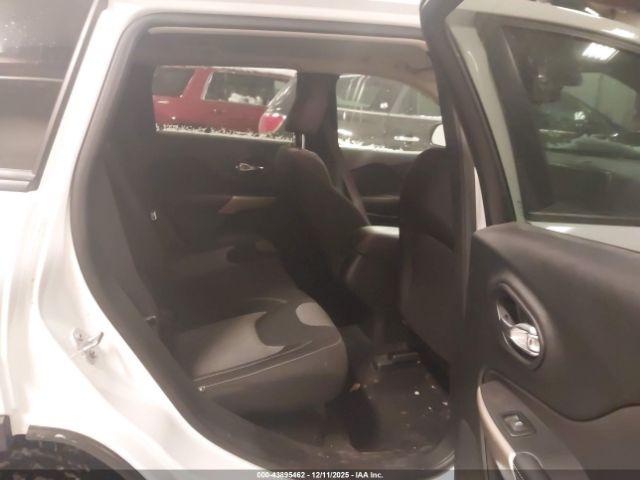 Jeep Cherokee Altitude 4x4 Image 6