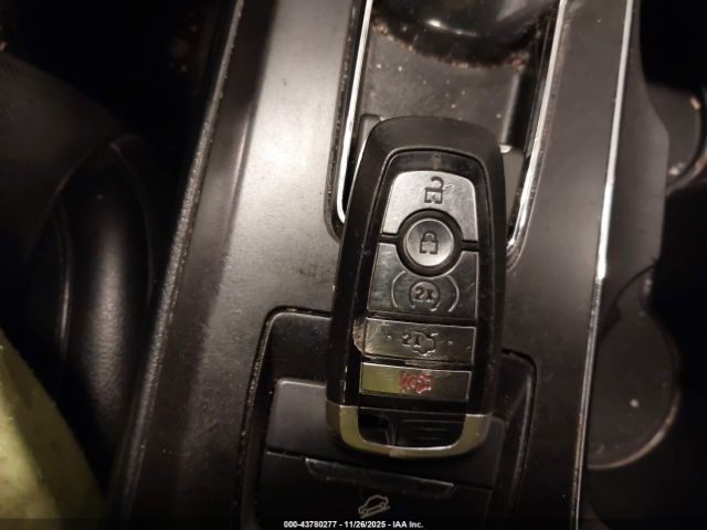 Ford Fusion Titanium Image 13