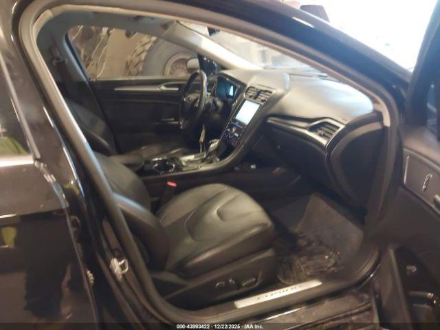 Ford Fusion Titanium Image 3