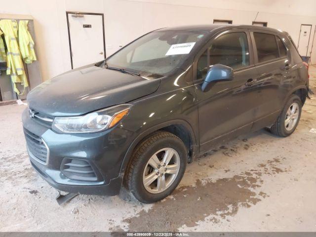 Chevrolet Trax Awd Ls Image 2