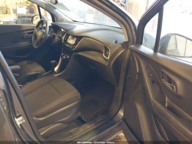 Chevrolet Trax Awd Ls Image 4