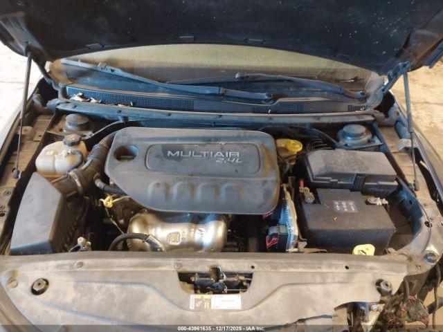 Chrysler 200 Limited Image 9