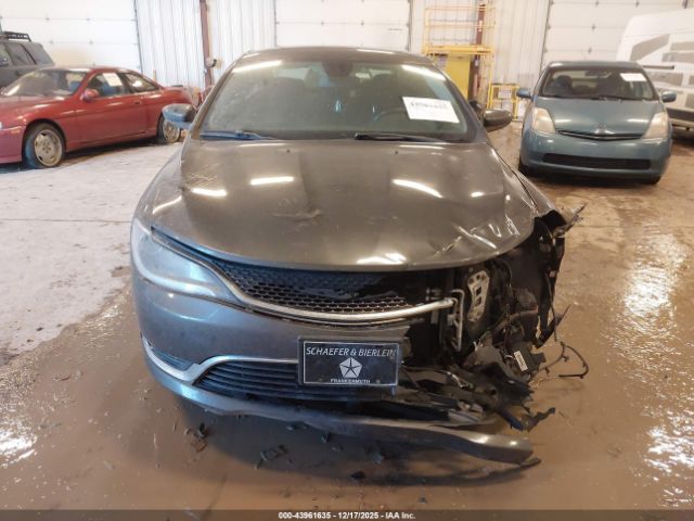 Chrysler 200 Limited Image 5