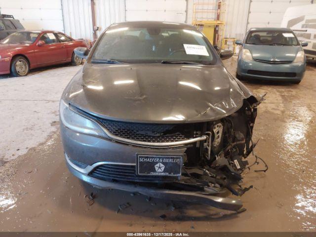 Chrysler 200 Limited Image 5