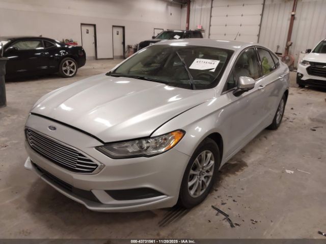 Ford Fusion S Image 12