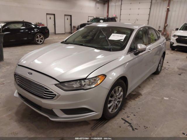 Ford Fusion S Image 12