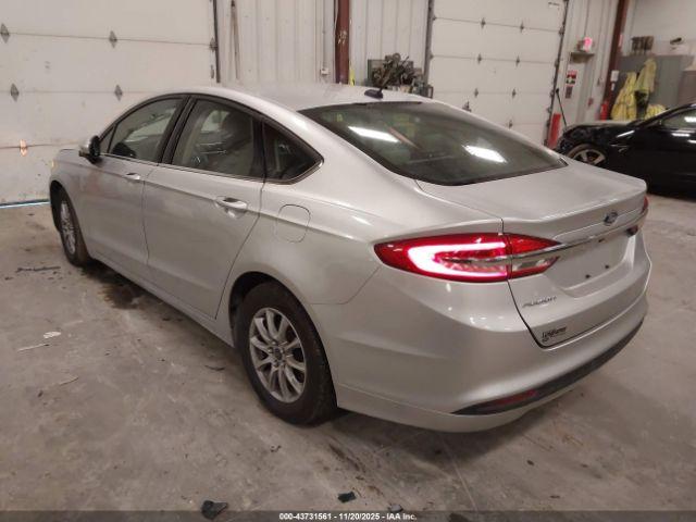 Ford Fusion S Image 16