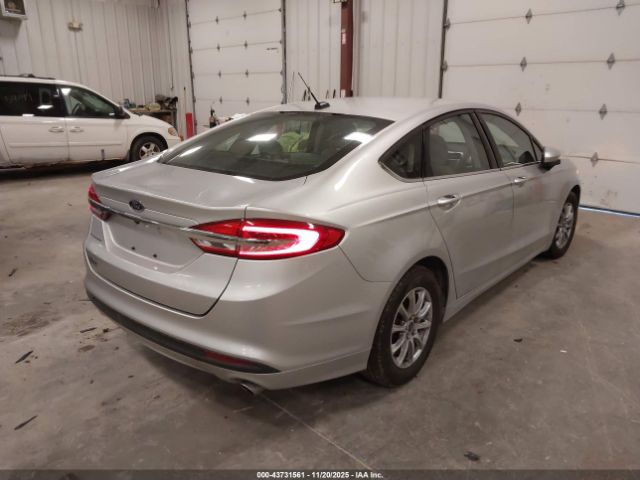 Ford Fusion S Image 7