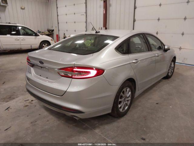 Ford Fusion S Image 7