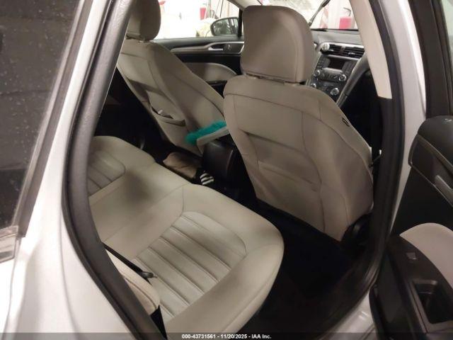 Ford Fusion S Image 3