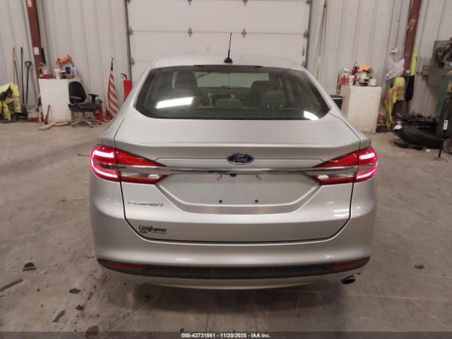 Ford Fusion S Image 10