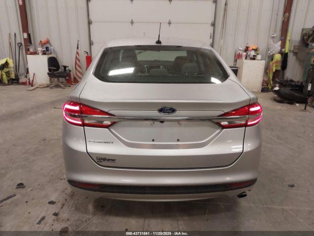 Ford Fusion S Image 10